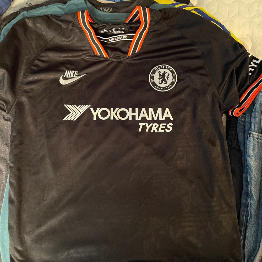 Mason Mount Chelsea Jersey - Listed XL runs small
